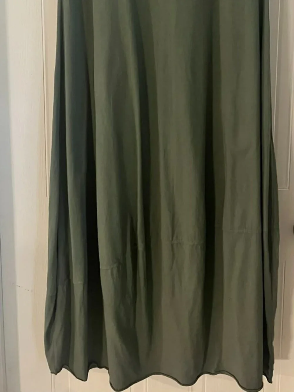 Green/Kaki Colored Short-Sleeved Midi Dress (E13) - Picture 2 of 5